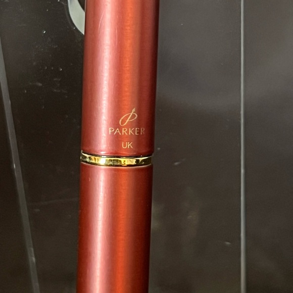 Parker IM Paler Inflection Ballpoint Pen, Twist Action – Red & Gold – Made in UK - Picture 4 of 5